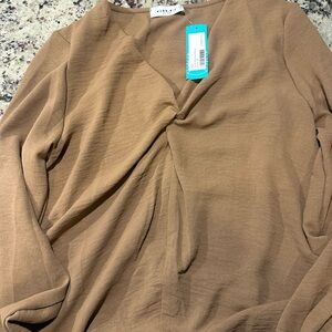 NWT Gilli Camel Blouse Medium